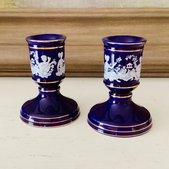 Vintage Porcelain Grecian Candlesticks Set Of 2 Cobalt Blue & White Gold Accents - Picture 11 of 12
